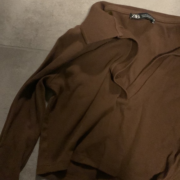 Zara long sleeved crop top - Picture 3 of 3